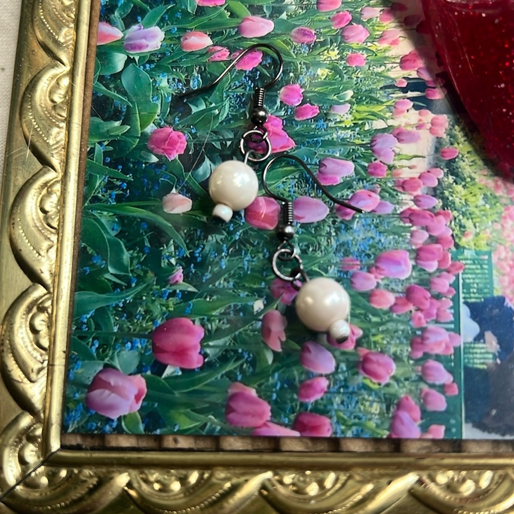Pearl drop earring, dangle, simple, and elegant